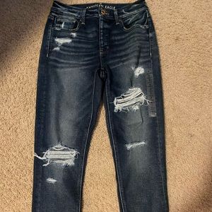 American Eagle Tomgirl 0 Reg Ripped Jeans